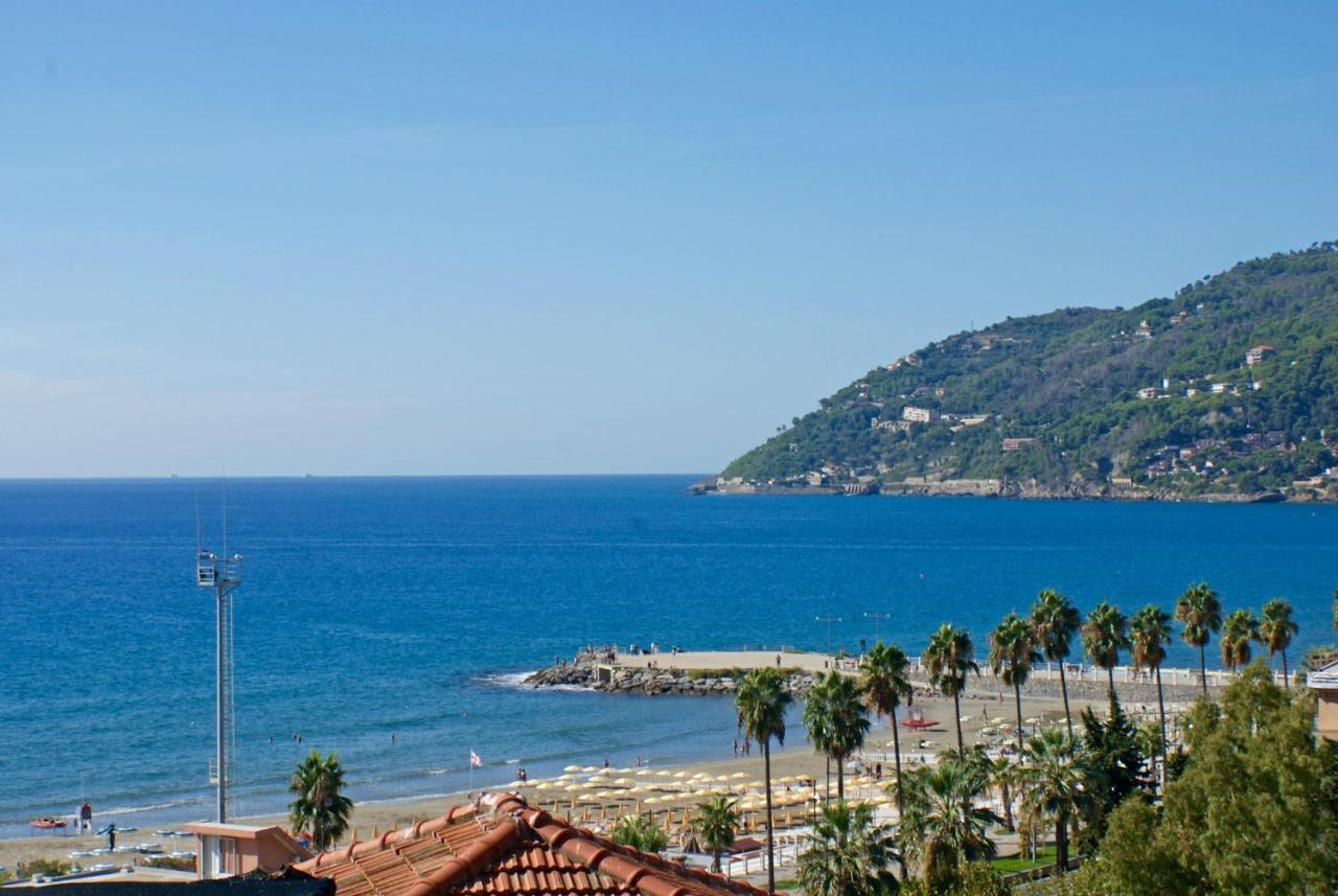 Albergo La Pineta Marina dʼMarina dʼAndora エクステリア 写真